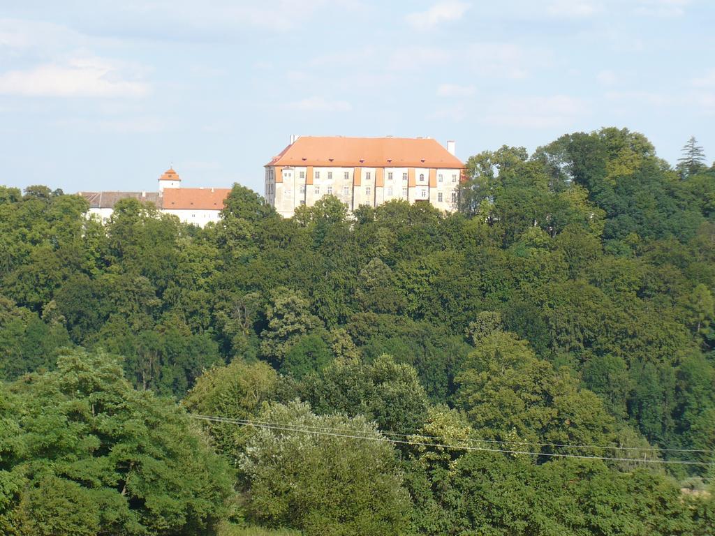 Rodinne Ubytovani Na Habesi Crhov Luaran gambar